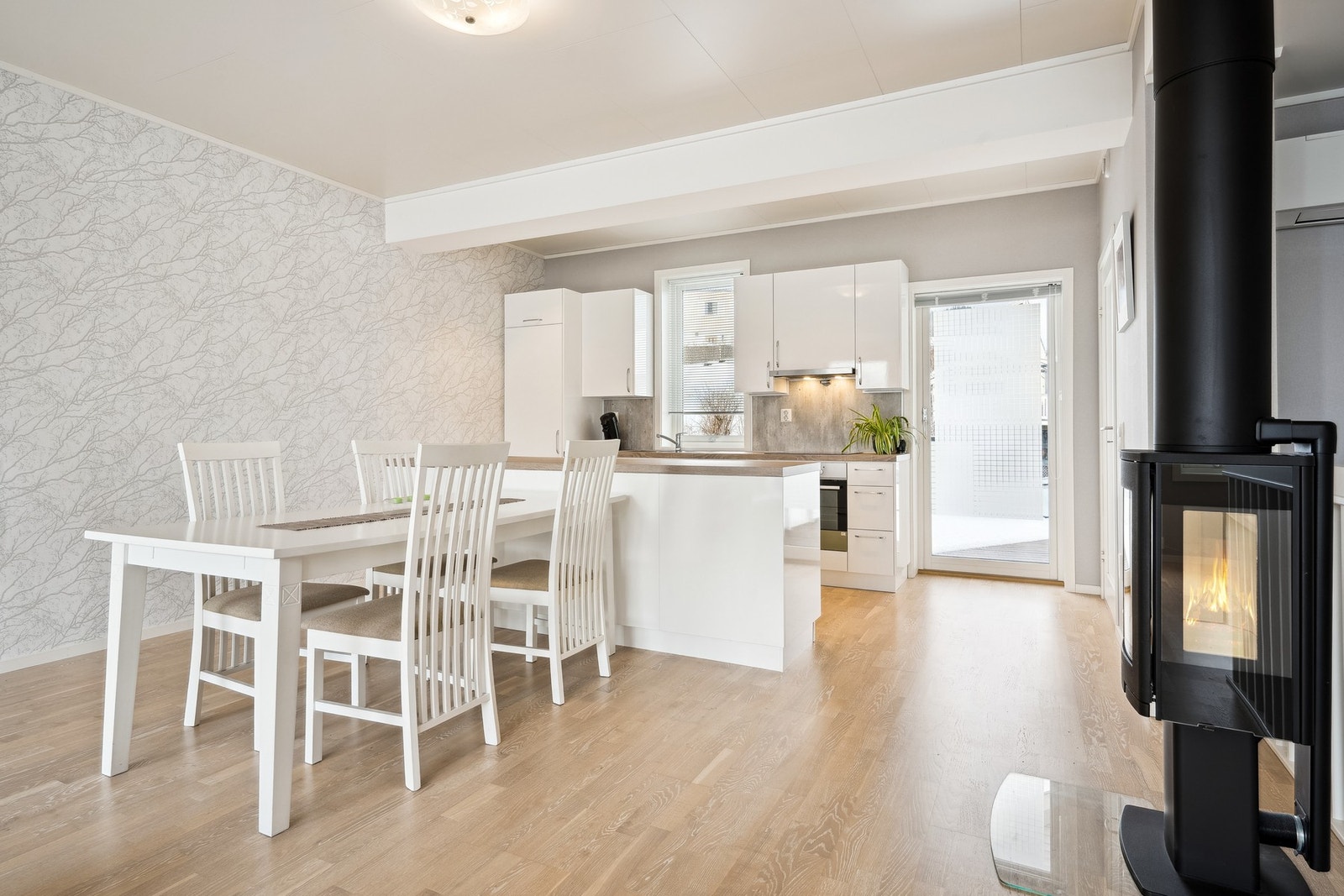 Vedfyring og varmepumpe Galleribilde