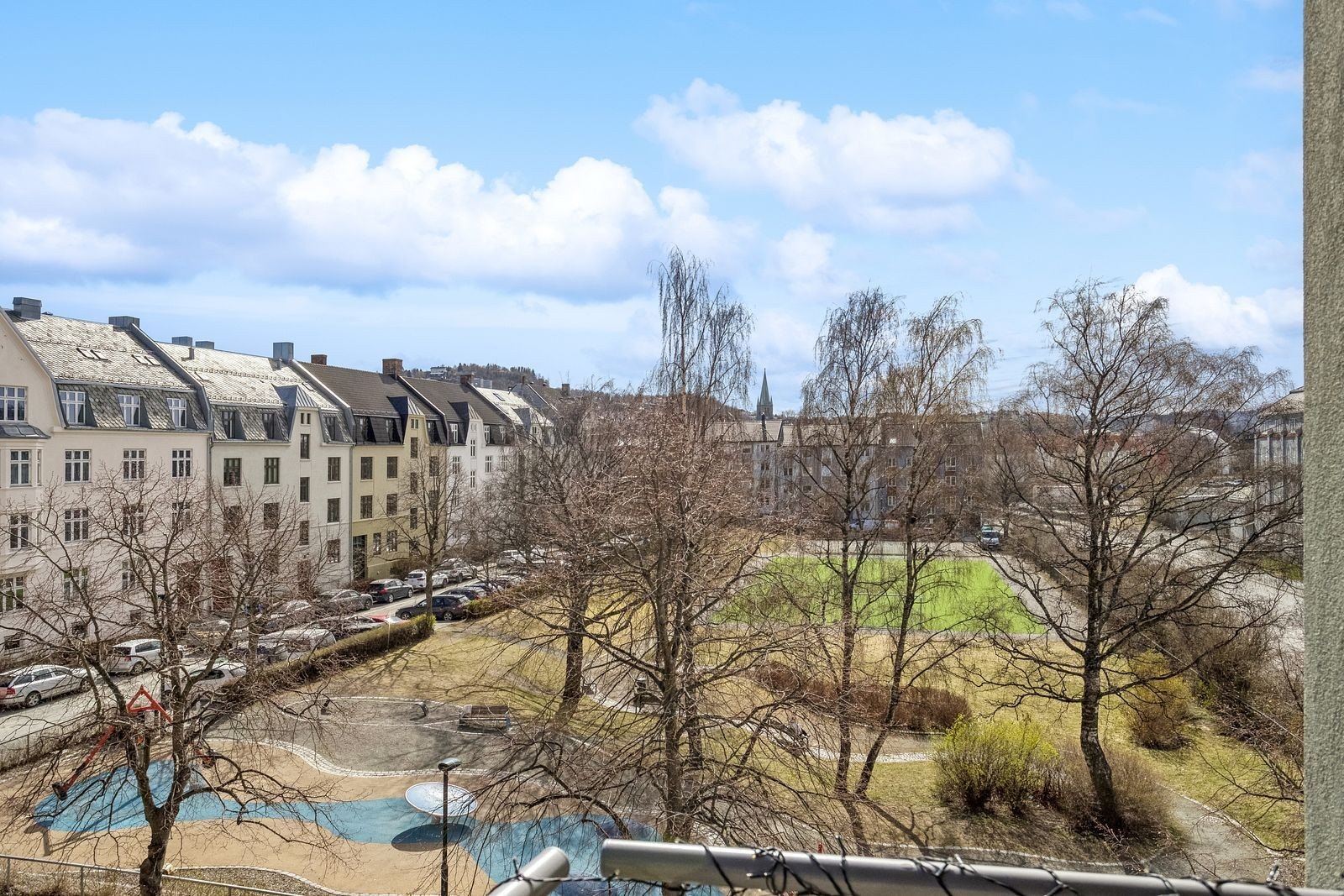 Godt med utsyn mot grøntareal. Galleribilde