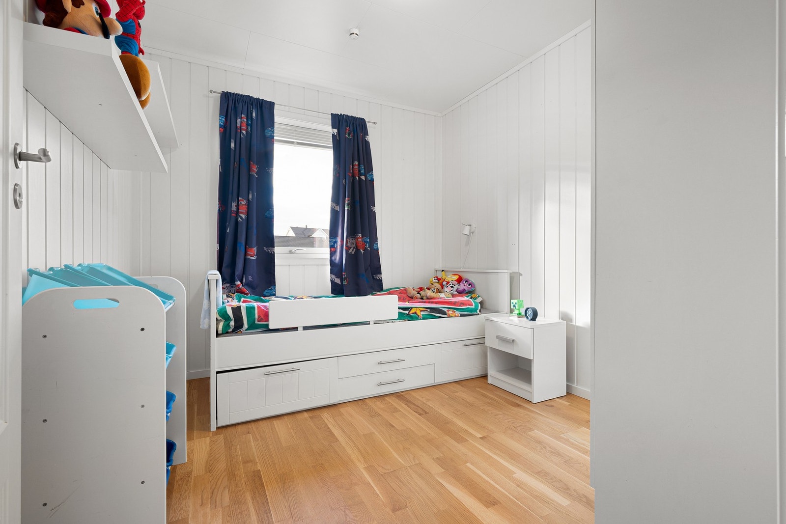 Soverom nr 2 er perfekt som barnerom eller kanskje et gjesterom? Galleribilde