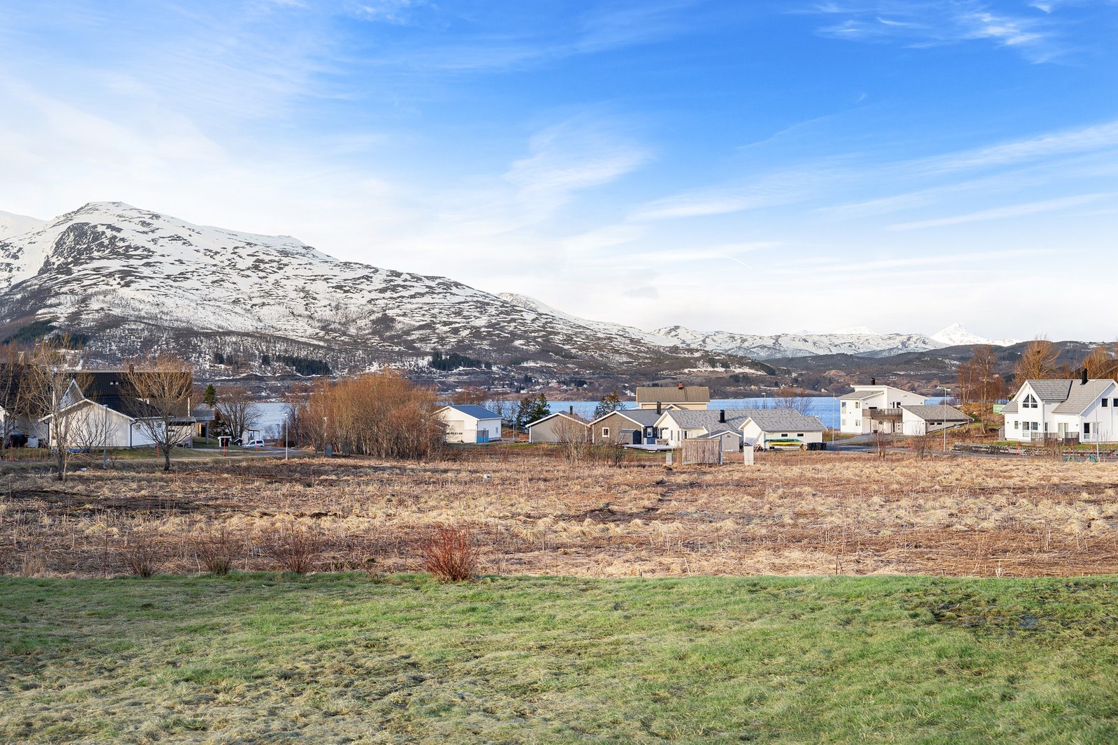 Med gode solforhold og fin utsikt, er dette en flott leilighet for deg som ønsker et hjem i rolige og naturnære omgivelser Galleribilde