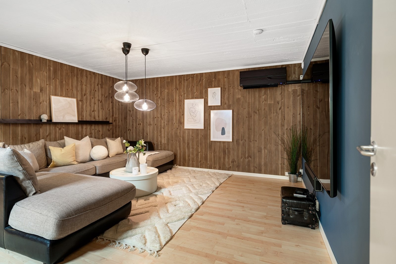 Stue 2 er på byggetegningene godkjent som dis.rom/bod og er ikke godkjent for varig opphold. Galleribilde