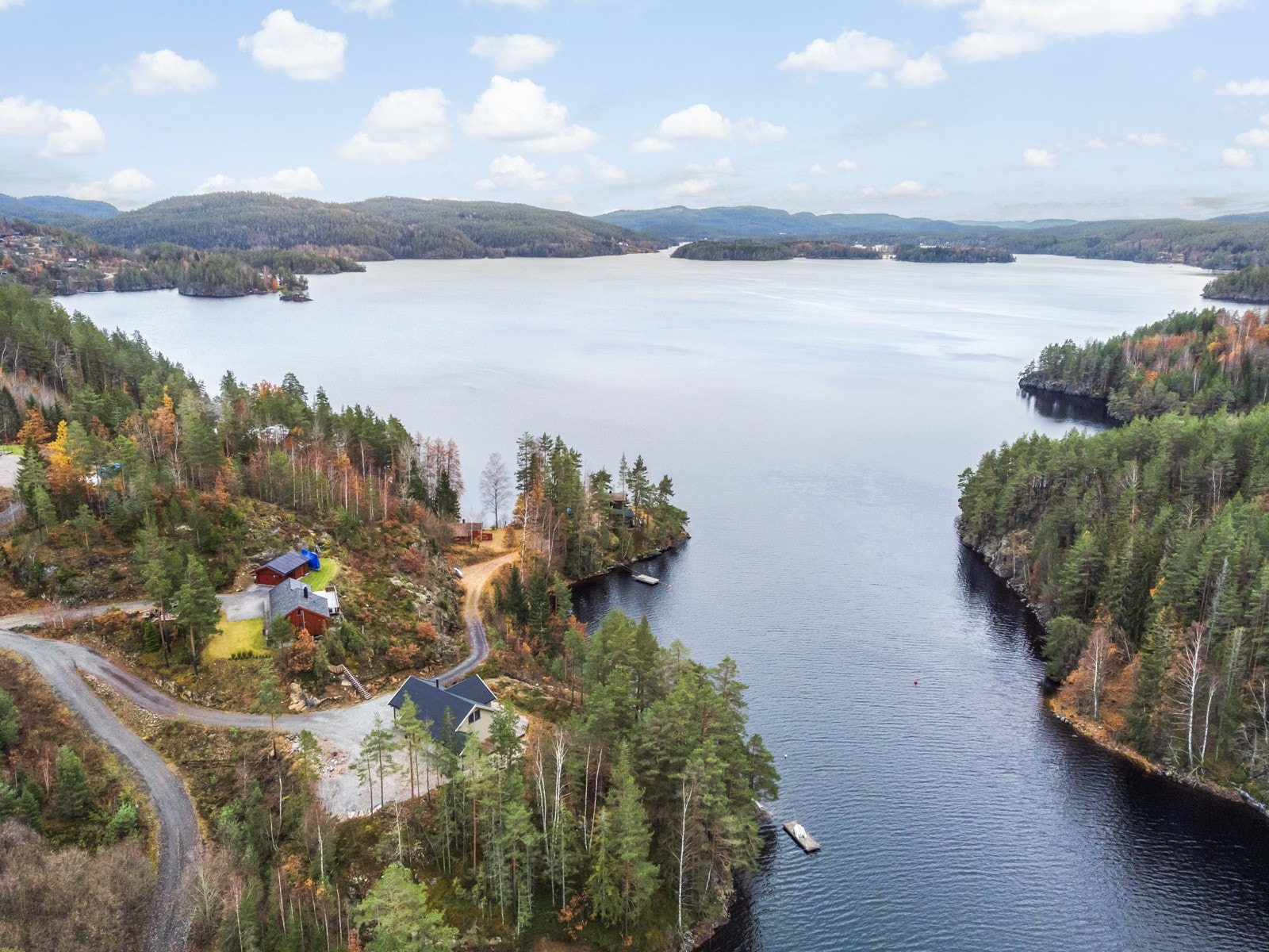 Selger opplyser om at det er sol fra tidlig morgen til sent på kvelden, rundt 22.30 (sommerstid). Galleribilde