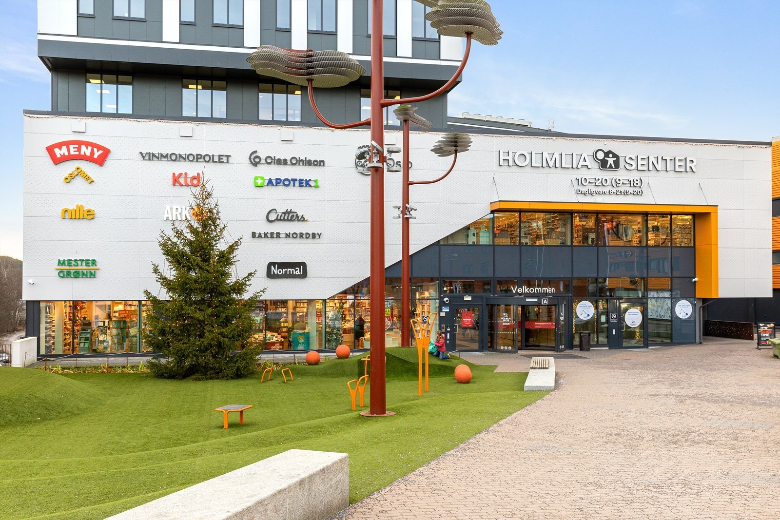 Nærområde - Ca. 10 min gange til Holmlia Senter med bredt utvalg av servicetilbud. Galleribilde