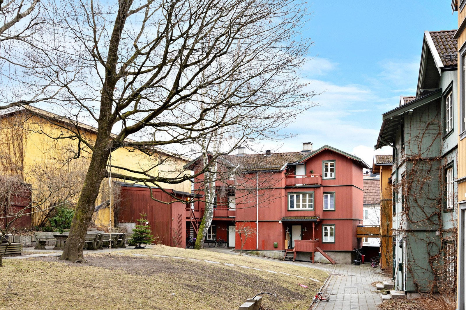 Det er opplegg for sykkelparkering i borettslaget. Galleribilde