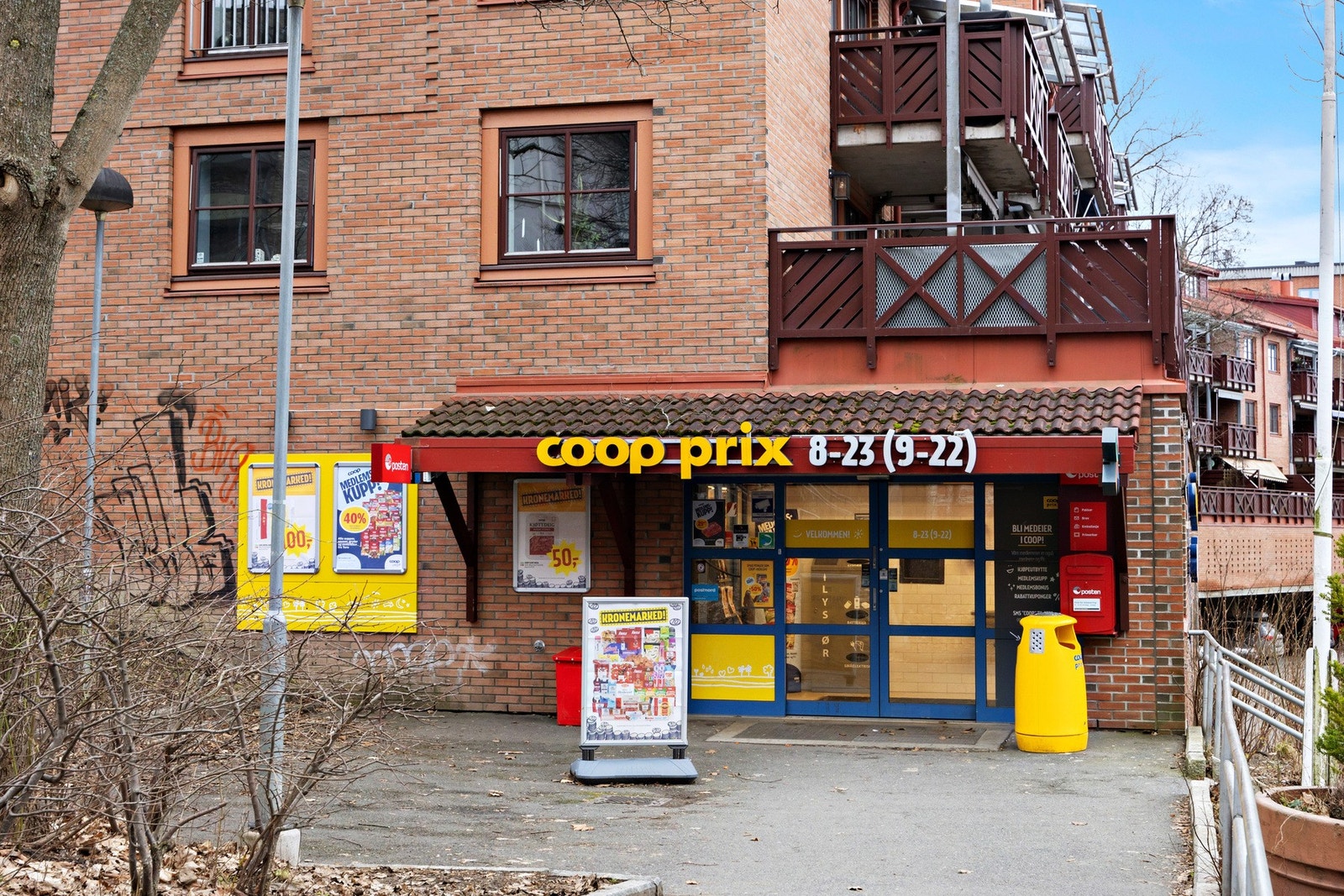 Coop Prix er nærmeste dagligvarebutikk og ligger i underkant av 3 minutters gåtur unna. Galleribilde