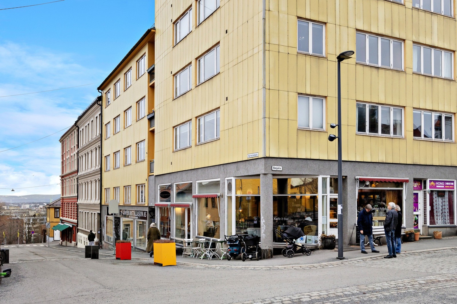 Gåavstand til flere kafeer og restauranter. Galleribilde