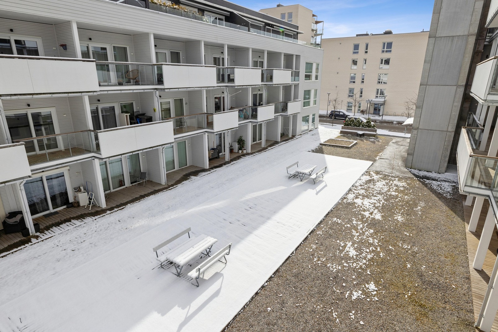 Hyggelig fellesområde med benkeplasser. Galleribilde