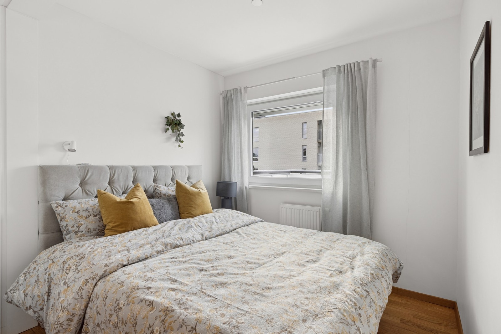 Boligen har tre soverom, som alle er av gode størrelser. Galleribilde