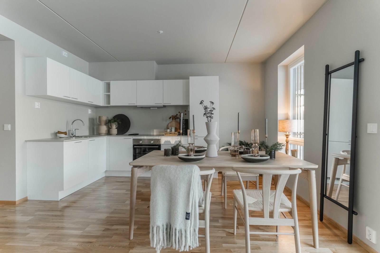 Bildet er av en identisk leilighet i 1.etg. Leilighets som selges ligger i etasjen over Galleribilde