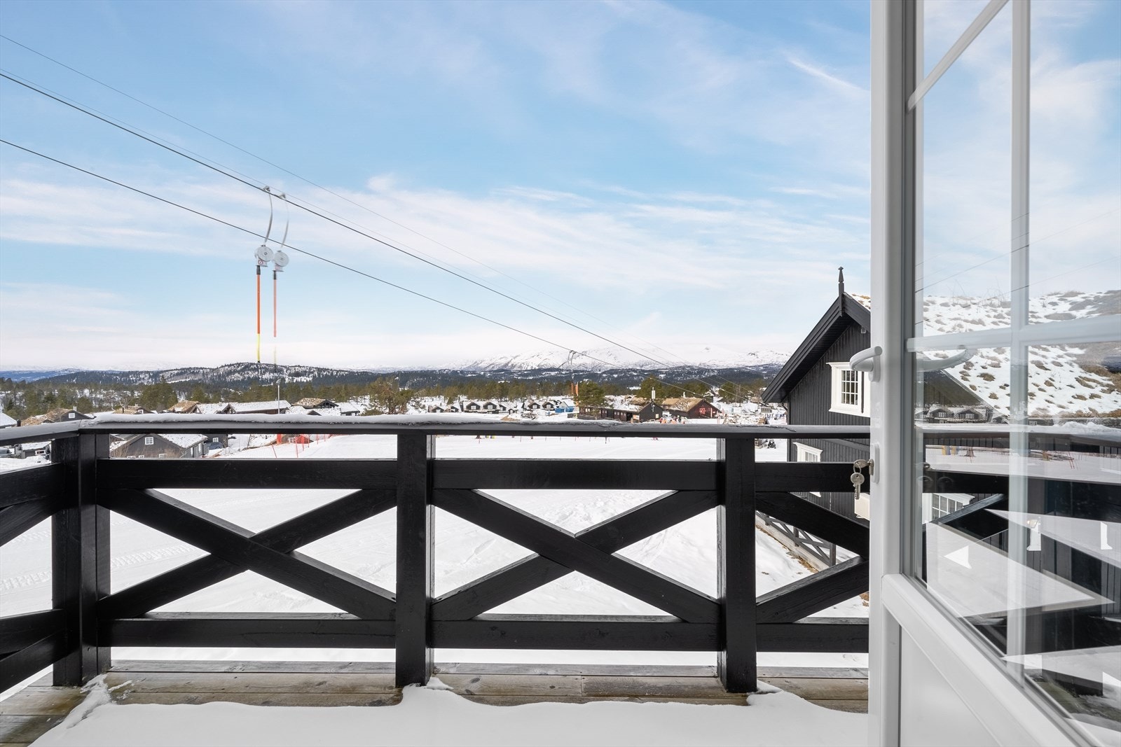 Her har du en fantastisk ski inn/out hytte med skitrekk rett utenfor. Galleribilde