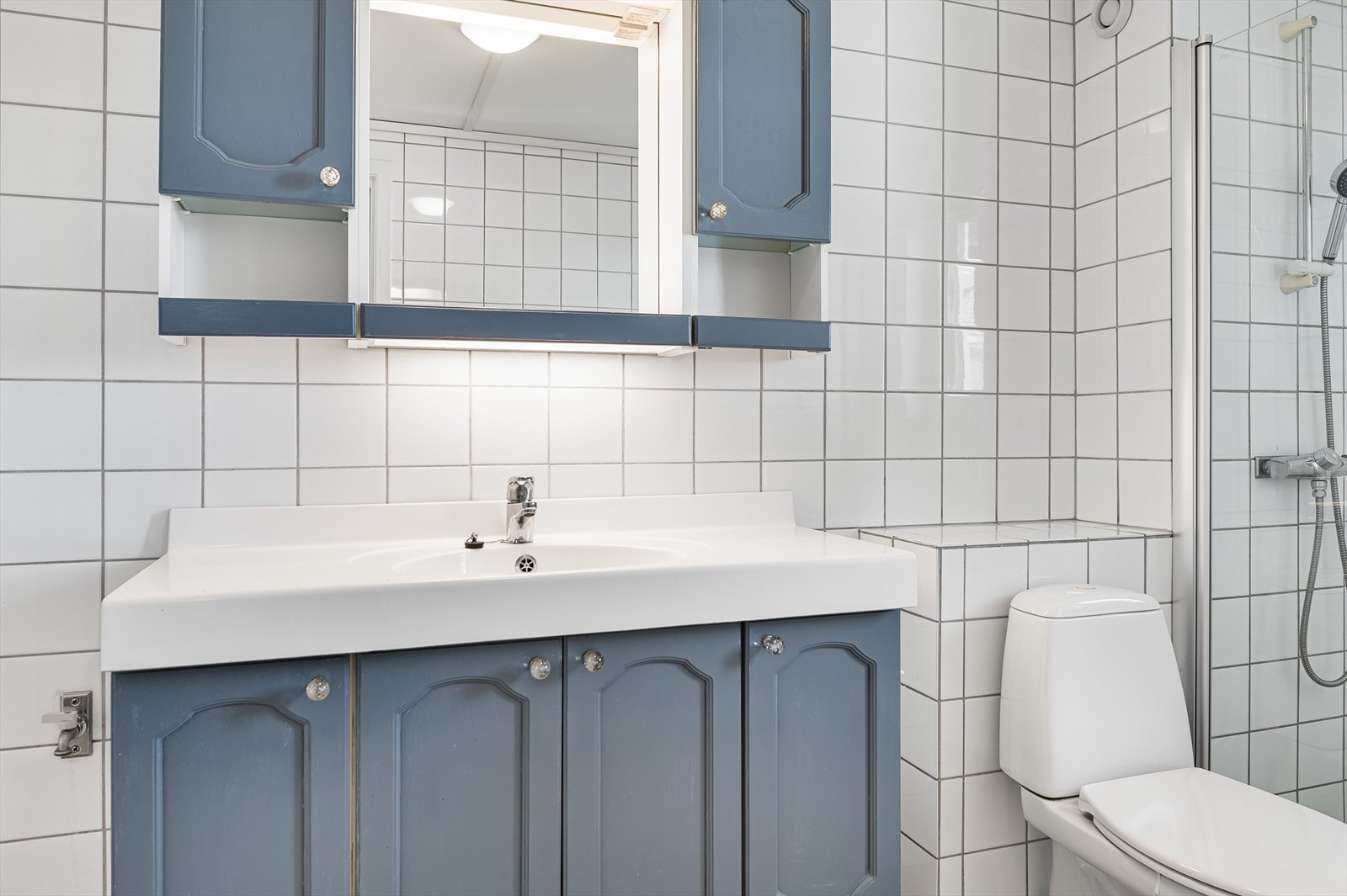 Romslig bad med "alle" fasiliteter Galleribilde