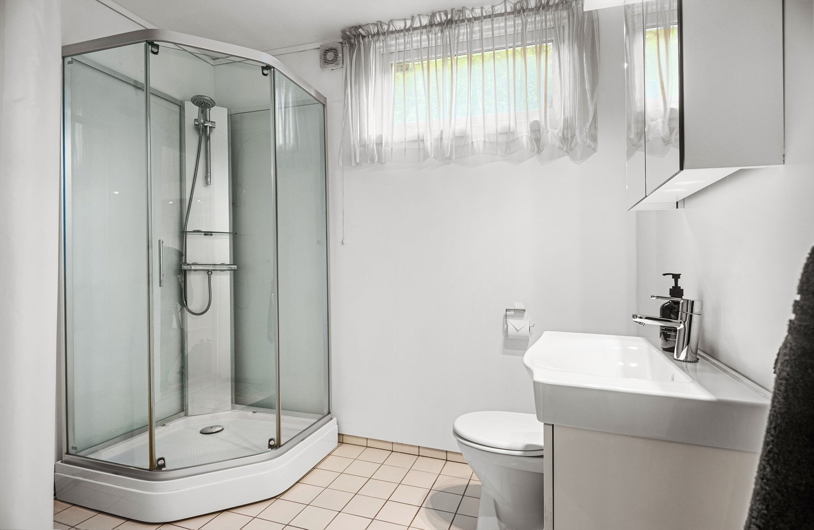 Bad 3 - underetasje. Galleribilde