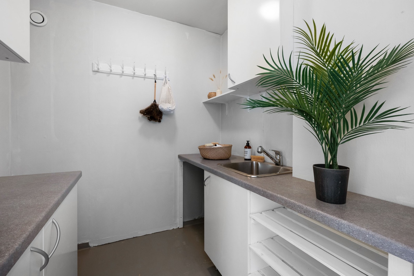 Leiligheten har separat vaskerom Galleribilde