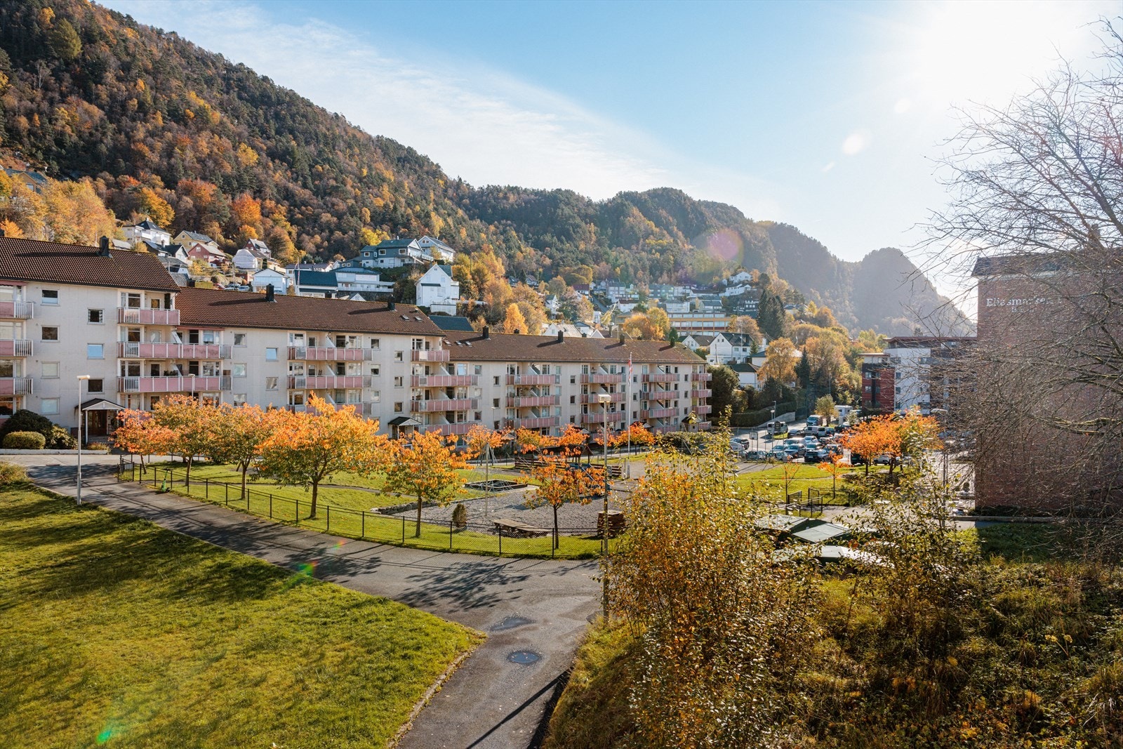 Fasade og balkonger ble rehabilitert i regi av borettslaget i 2021/2022. Galleribilde