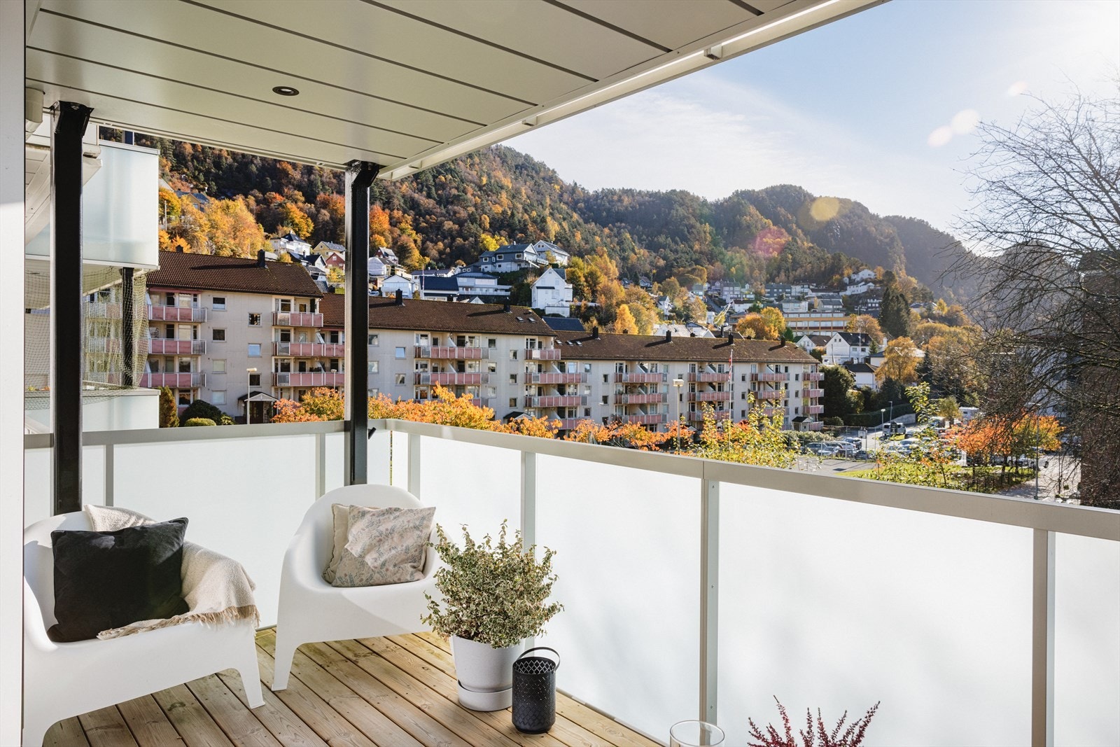 Sør-vestvendt altan og gode solforhold. Galleribilde