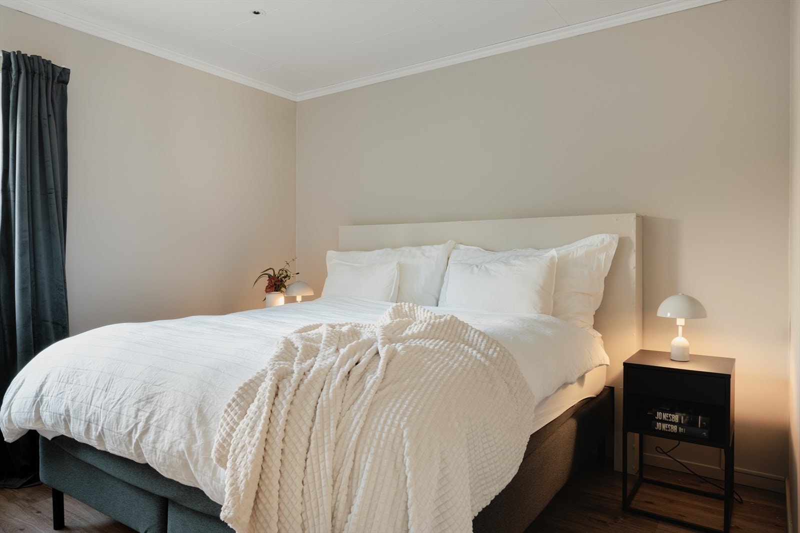 Det romslige soverommet måles til 13,2 kvm. Galleribilde