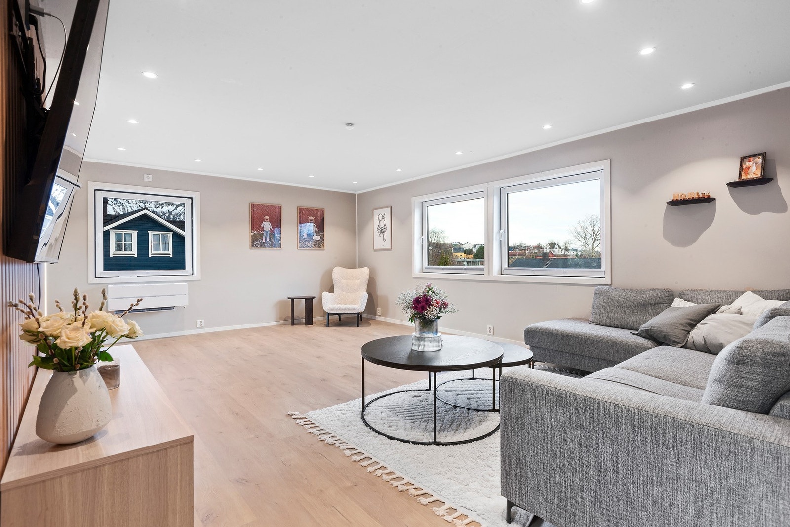 Gode møbleringsmuligheter i stuen. Galleribilde