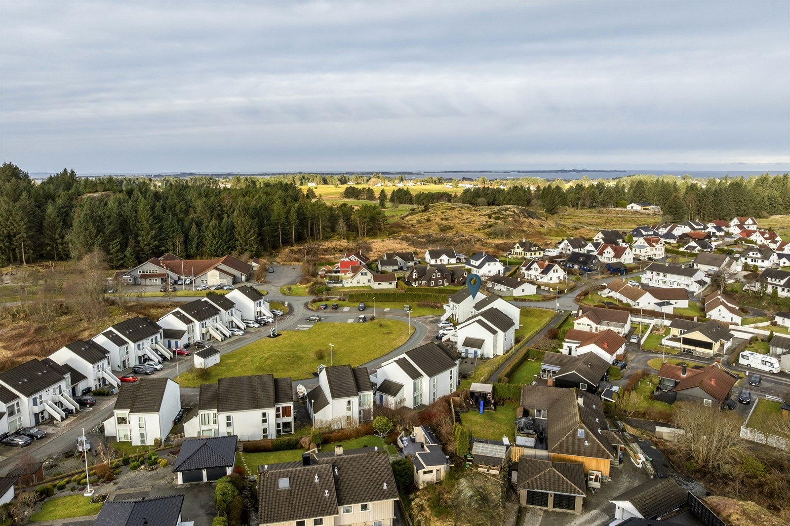 Umiddelbar nærhet til turområder - Bjørgene hvor en har løype på grus og i terreng Galleribilde
