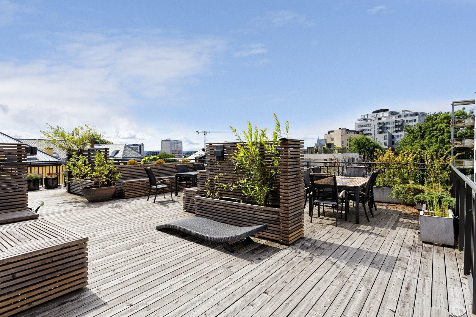 Beboerne disponerer 2 fantastisk felles takterrasser med sol hele dagen Galleribilde