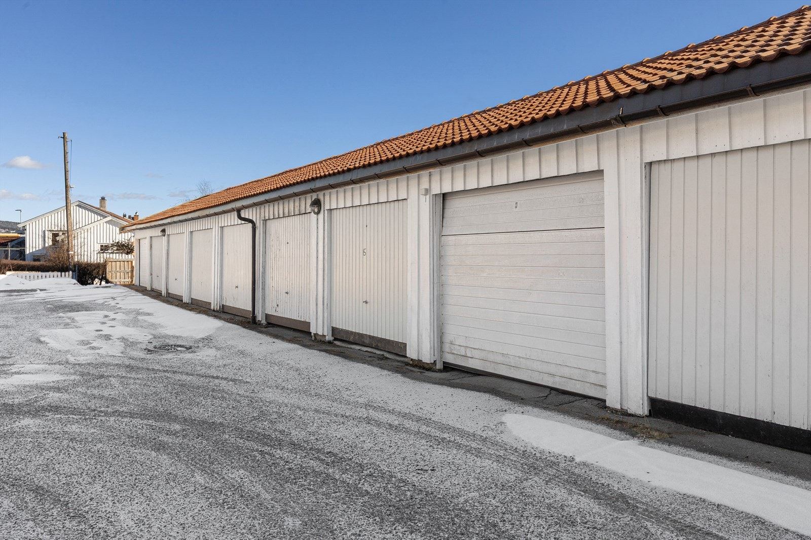 Egen, vedtektsfestet rett til garasjeplass frem til 01.01.2048 Galleribilde