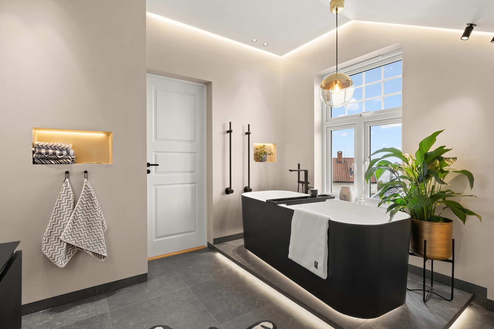 Romslig og himmelsk bad fra 2020. Galleribilde