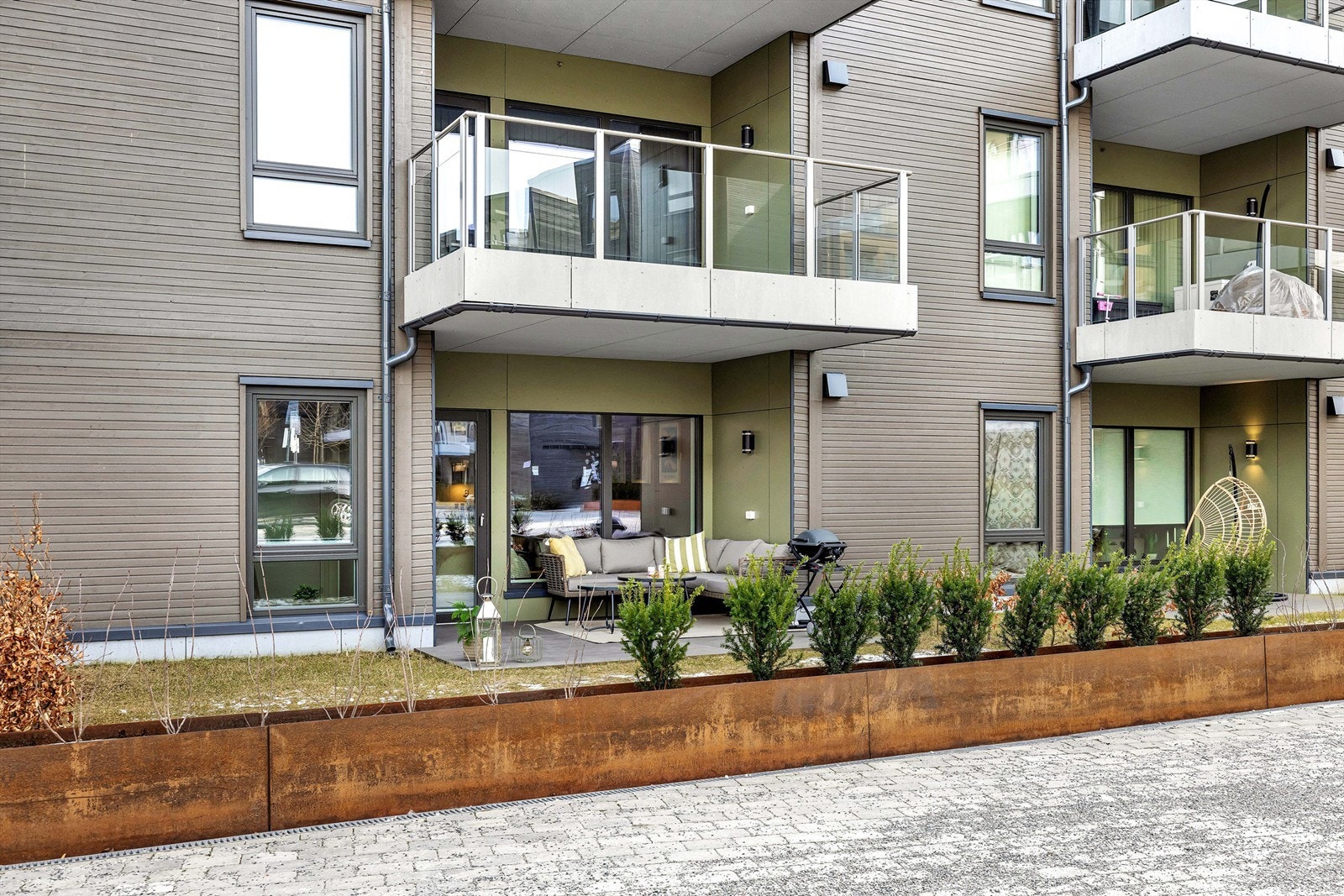 Har du grønne fingre, eller ønsker litt mer enn en balkong å boltre deg på? Da er denne leiligheten perfekt for deg! Galleribilde