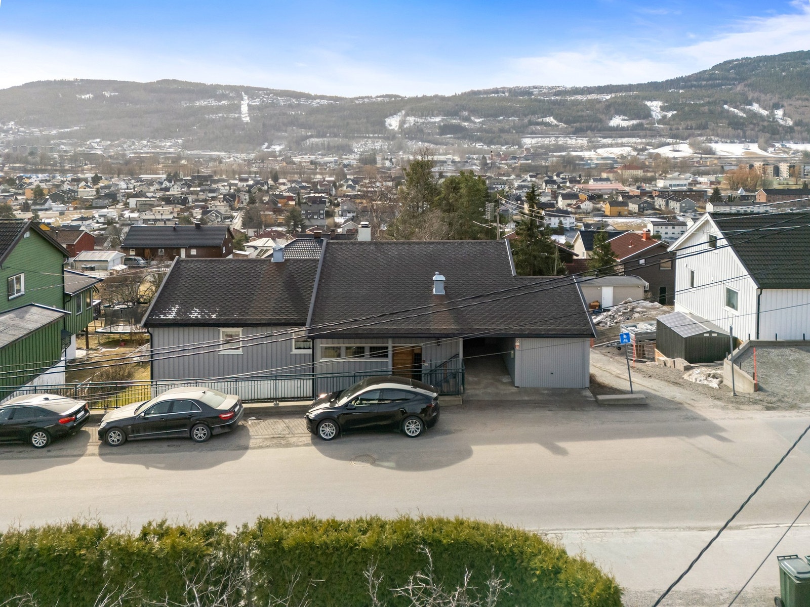 Området er svært barnevennlig og passer utmerket for den travle barnefamilie med kort vei til alt av daglige fasiliteter. Galleribilde