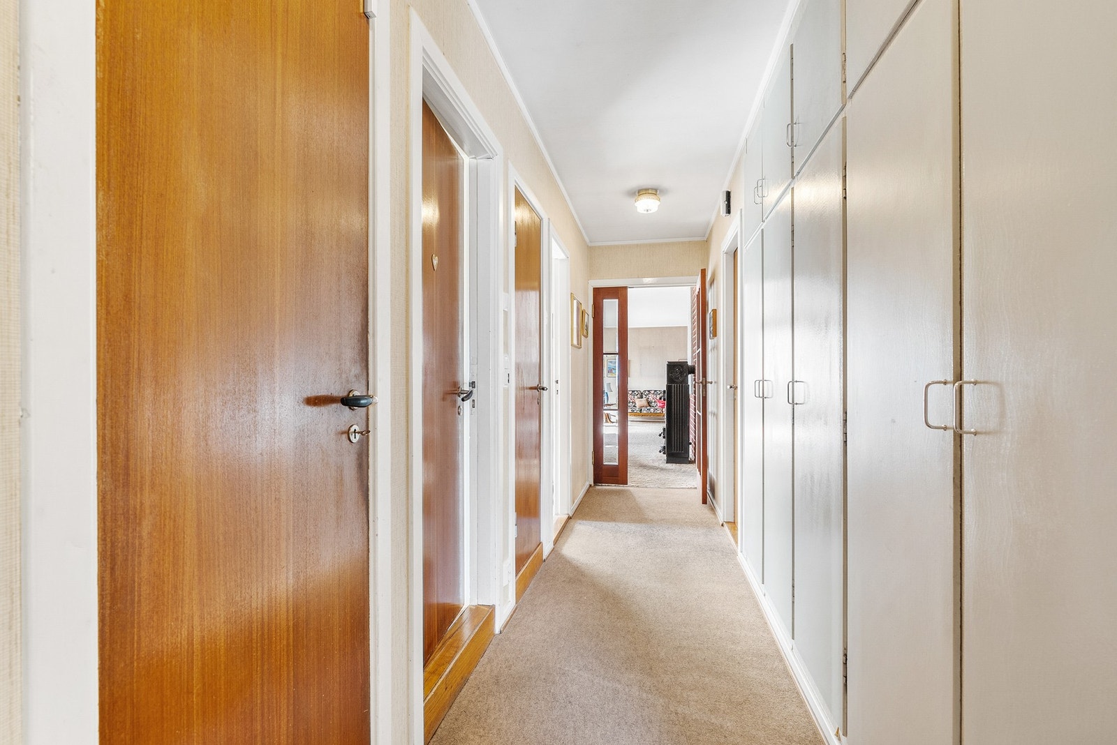 Godt med oppbevaringsplass i flere skap og boder. Galleribilde