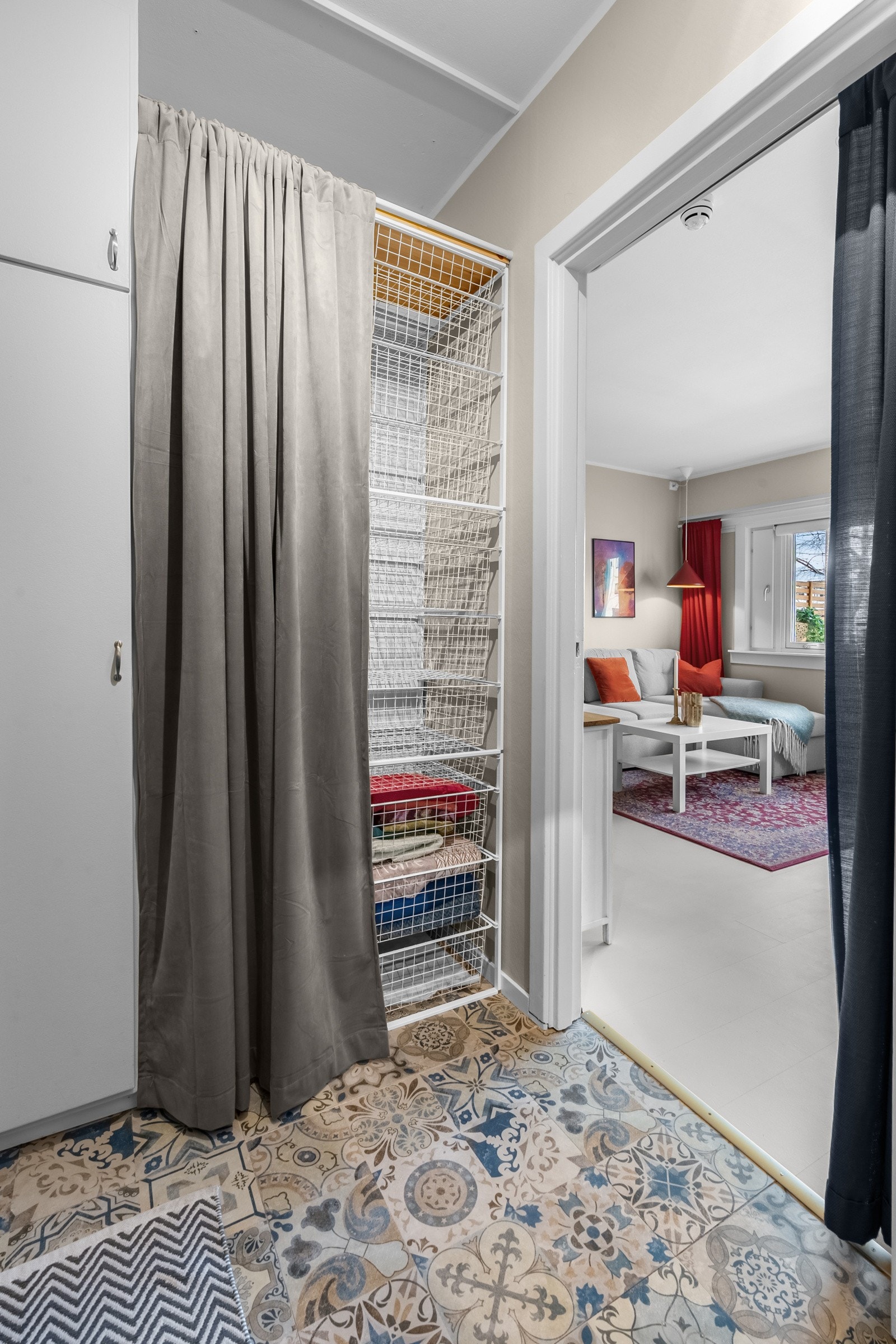 Ytterligere lagringsplass i entréen. Galleribilde