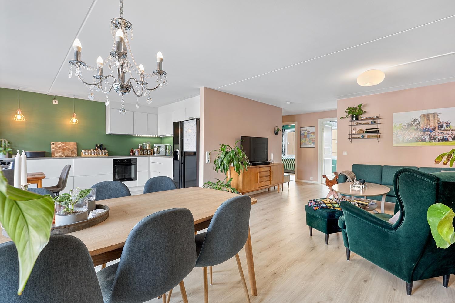 De fleste lamper har smarte lyspærer fra Philips Hue Galleribilde