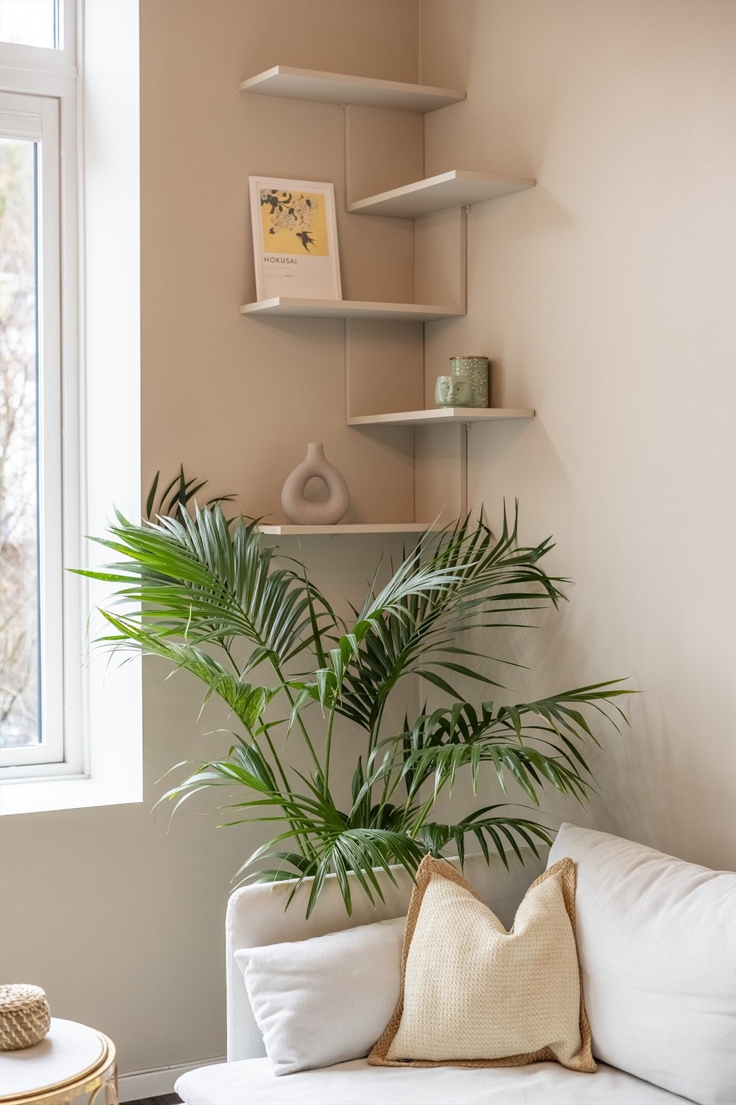 Det ble installert formsydde plissegardiner i stuen, produsert og installert av Markisemannen i desember 2023. Galleribilde