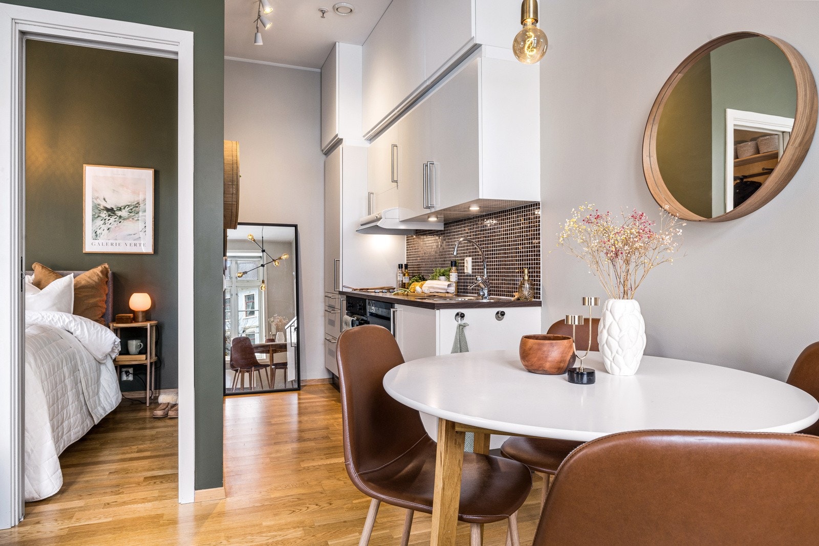 - Tilkomst til soverom fra stue - Galleribilde