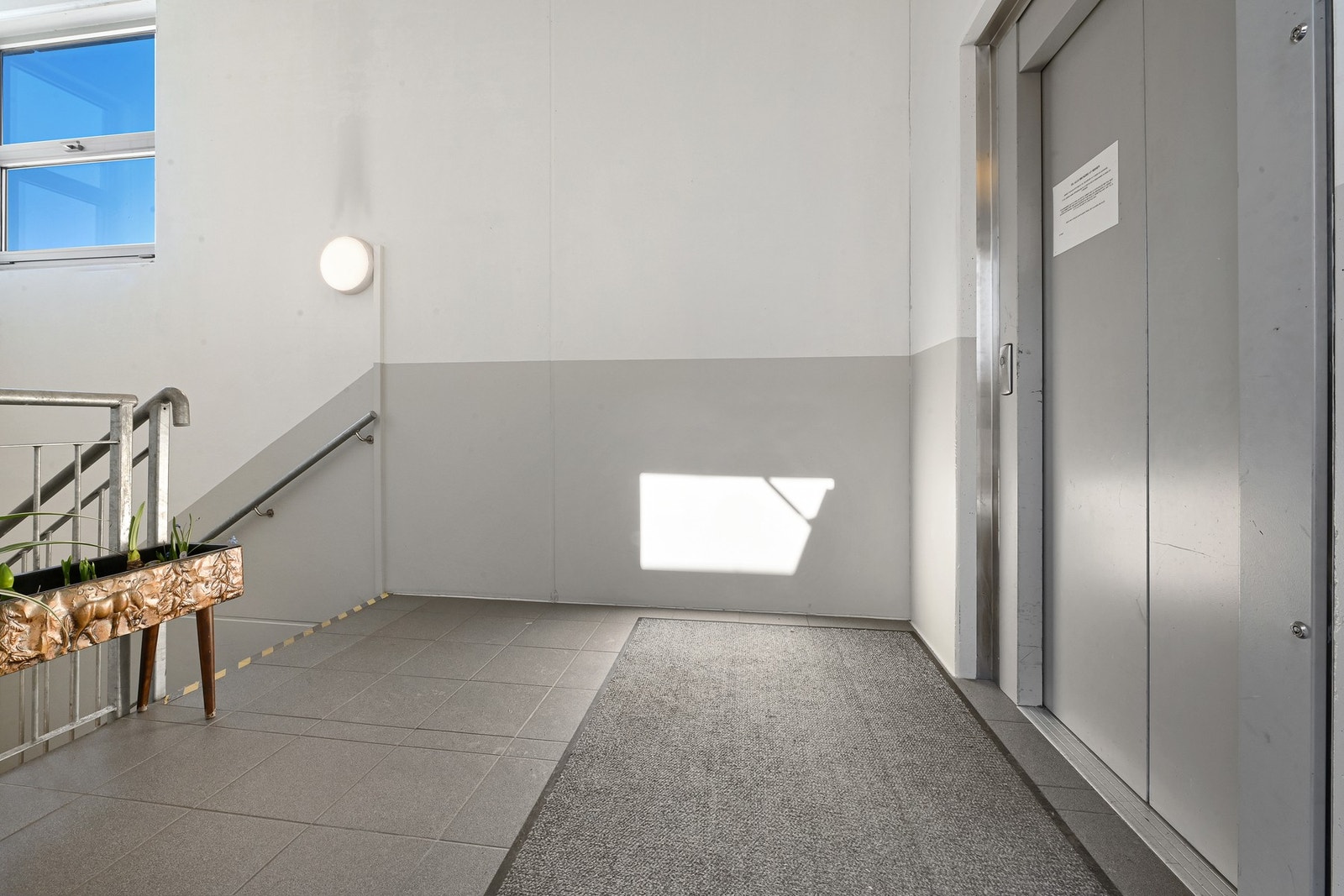 Det er heis i bygget. Galleribilde