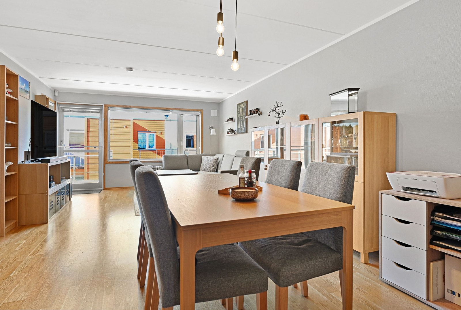 Her vil du bo i en leilighet med felleskostnader som inkluderer mye og i et populært, veletablert boområde. Galleribilde