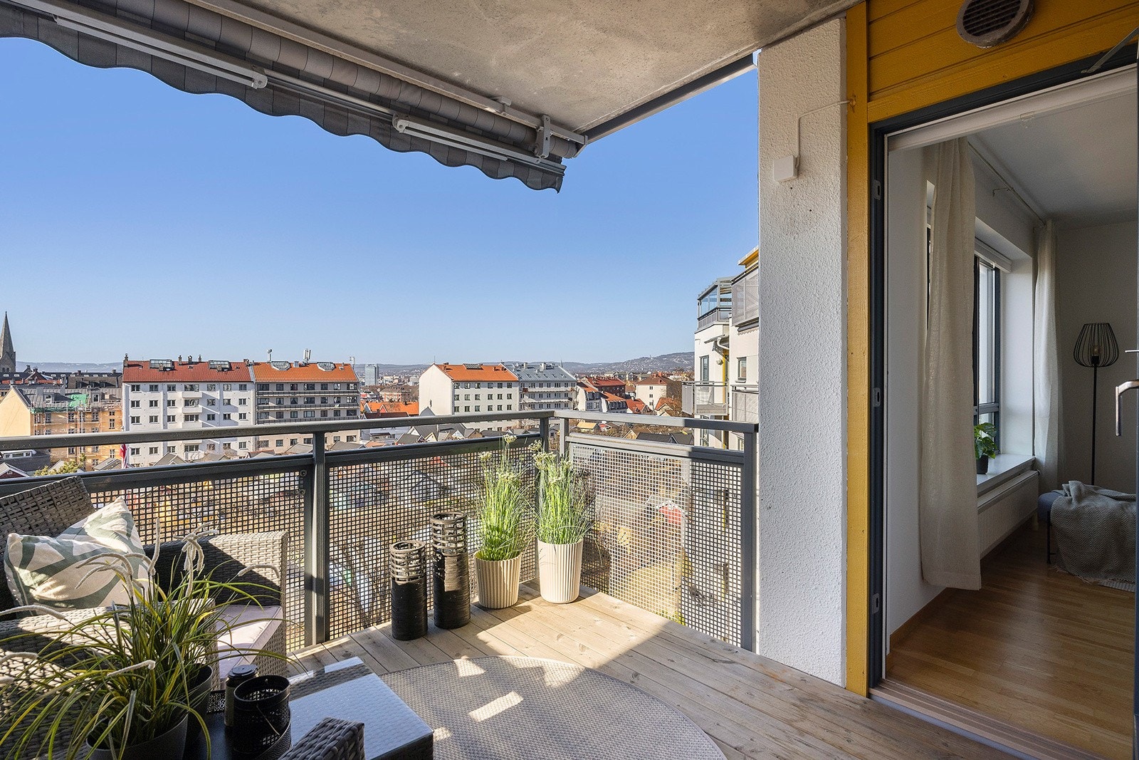 Balkong på 7 kvm med helt fantastisk utsikt Galleribilde