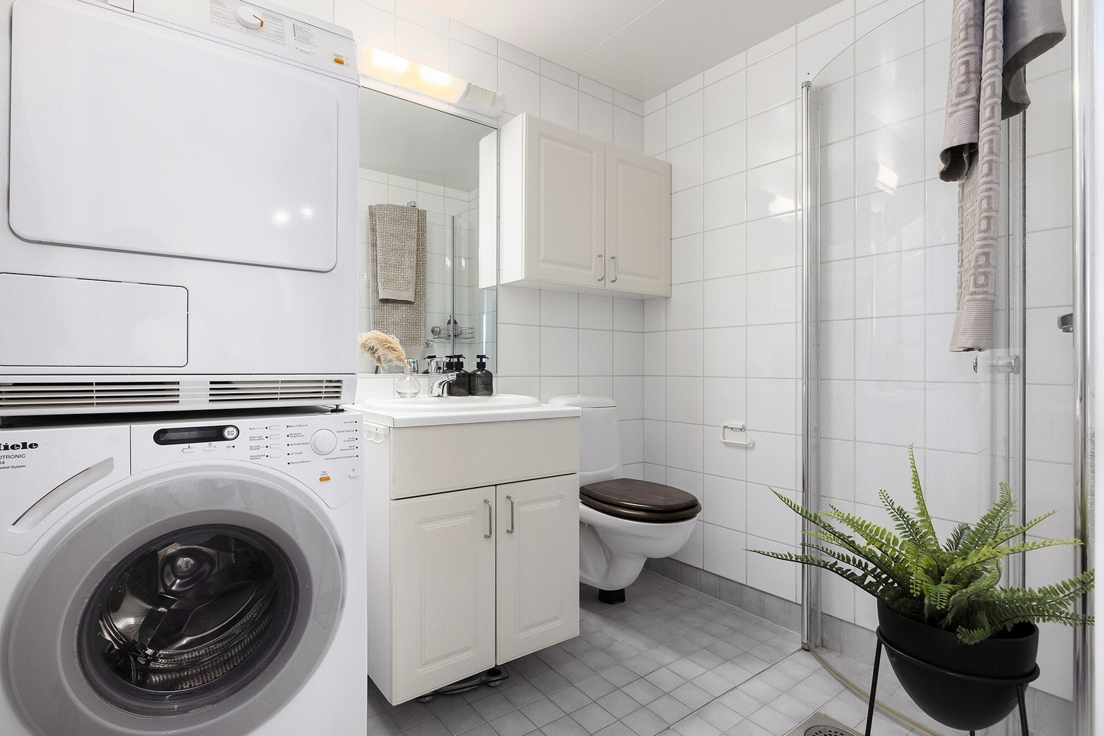 Bad/wc med opplegg for vaskemaskin Galleribilde