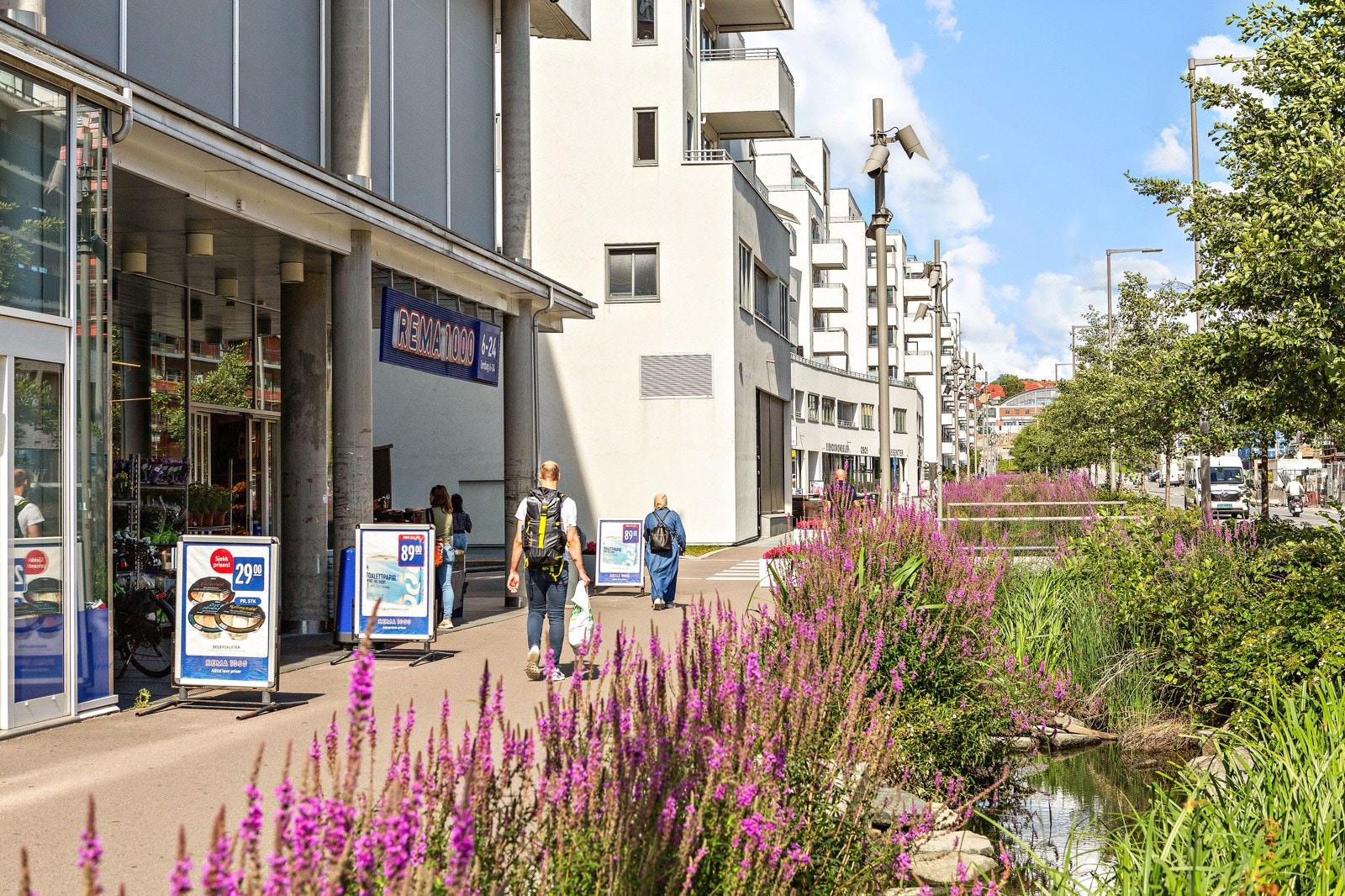Fra leiligheten er det gangavstand til mange forskjellige butikker Galleribilde