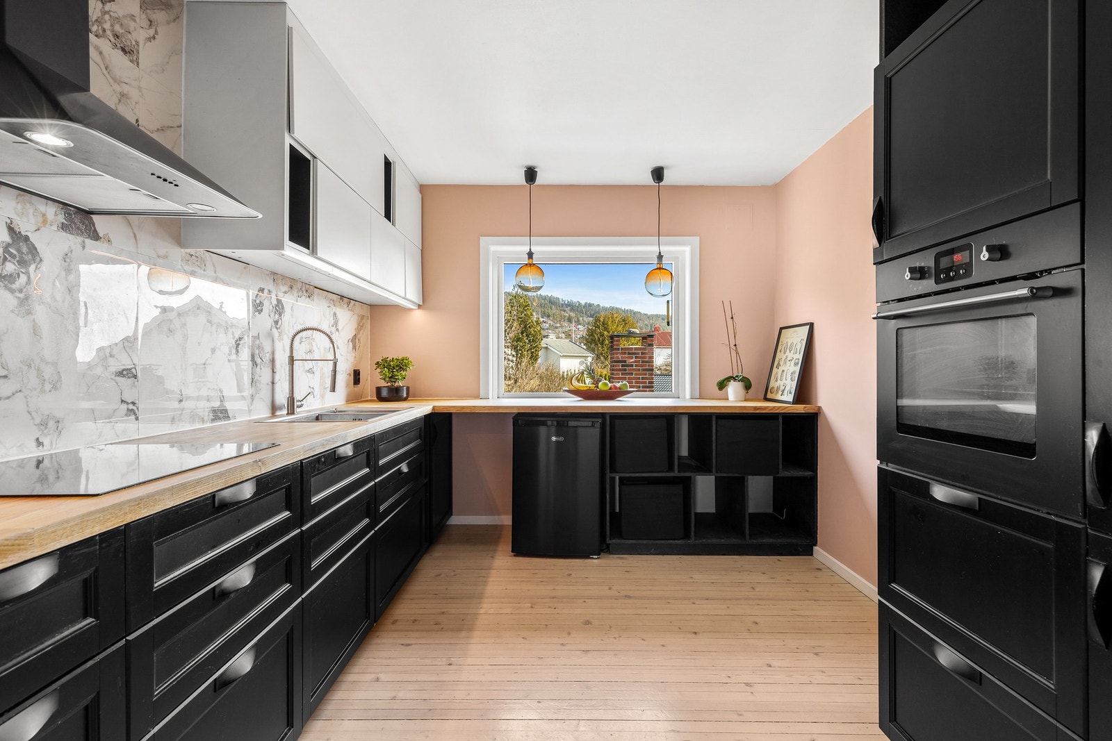 Både kjøkken og bad er fra 2013 Galleribilde