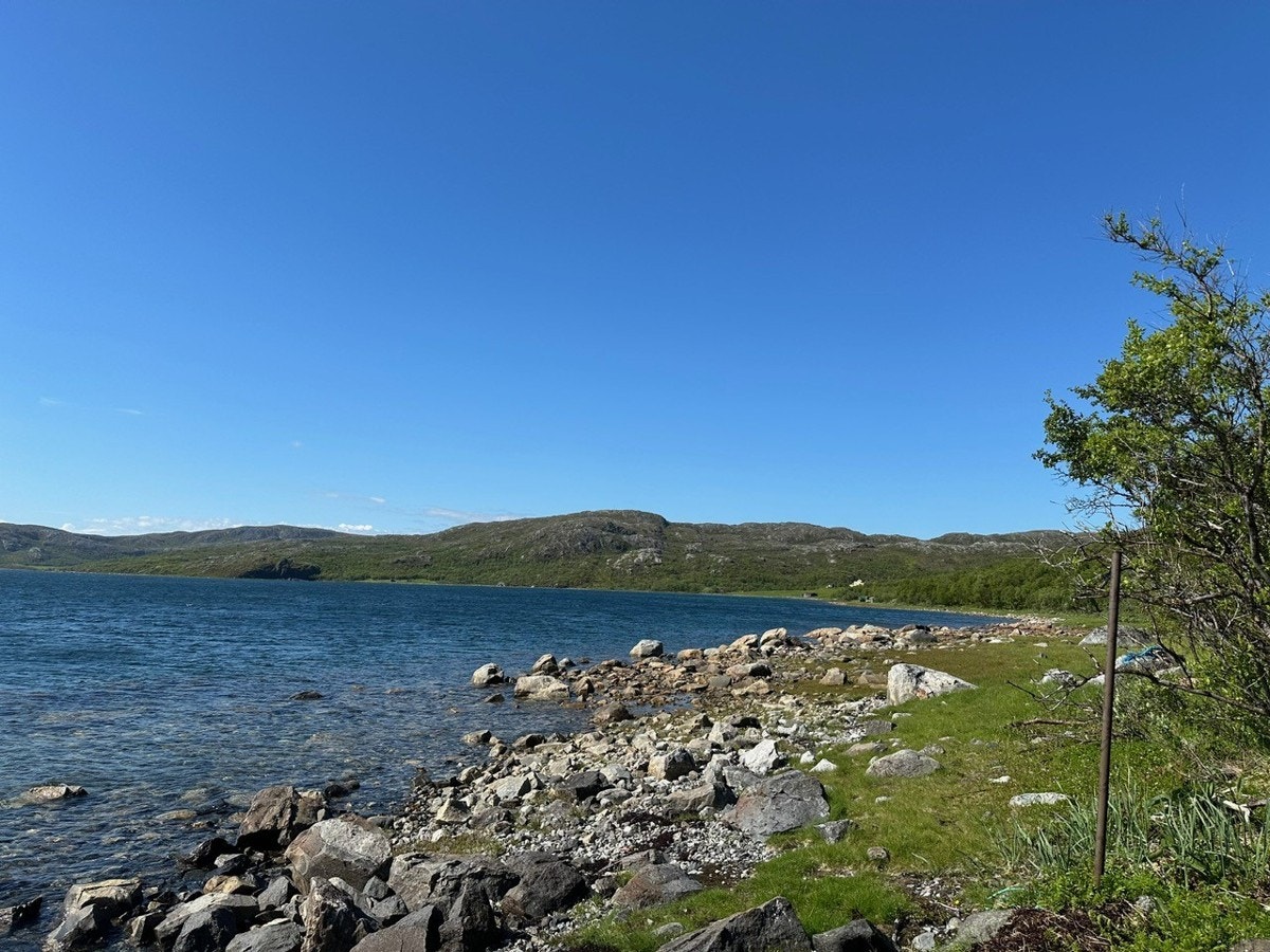 Strandkanten inviterer til både fiske og skattejakt Galleribilde