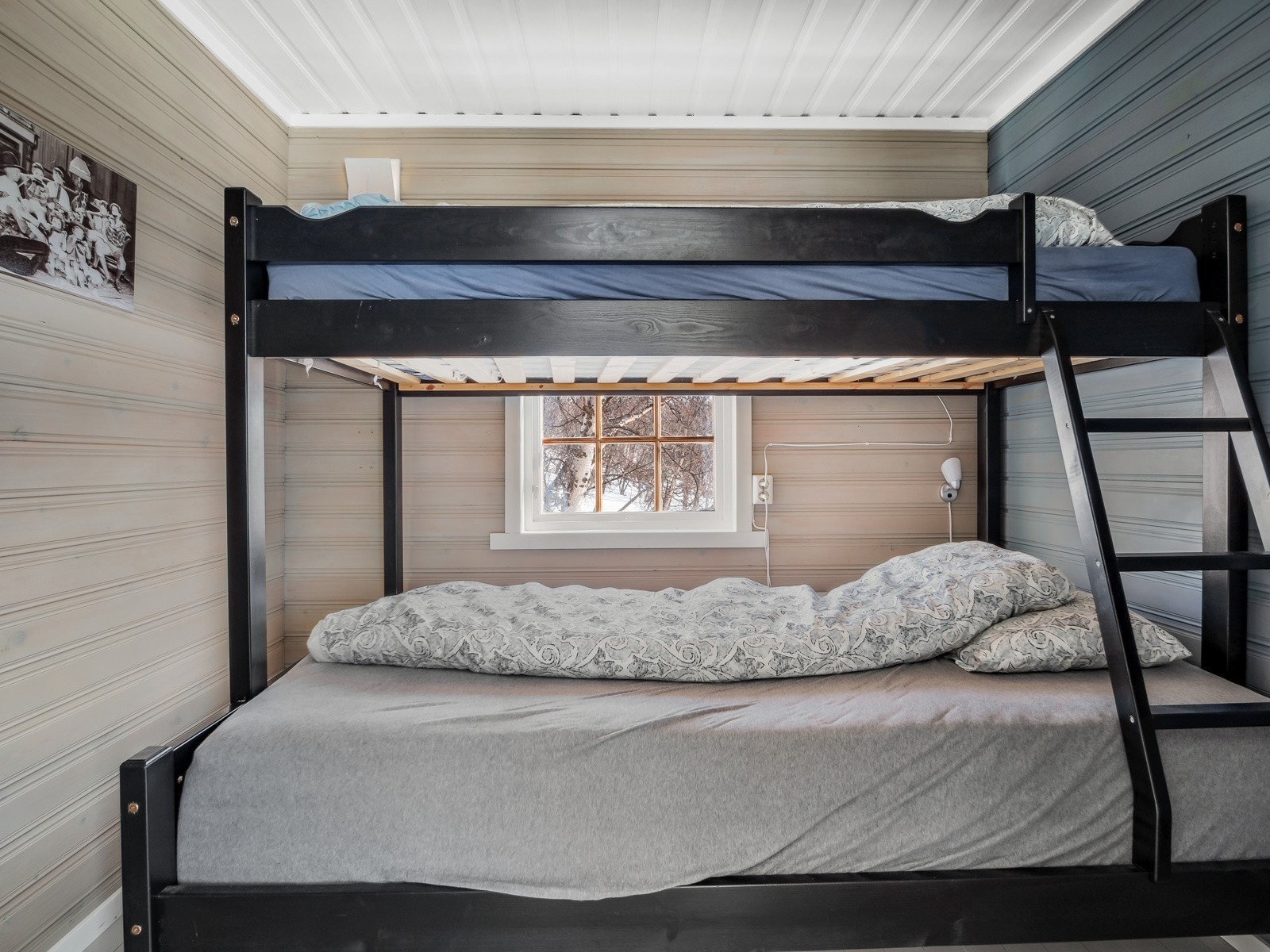 Soverom 2 er også av god størrelse, og har god plass til familiekøye Galleribilde