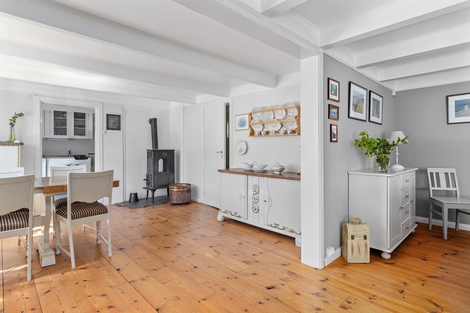 Vedovn i spisestue Galleribilde