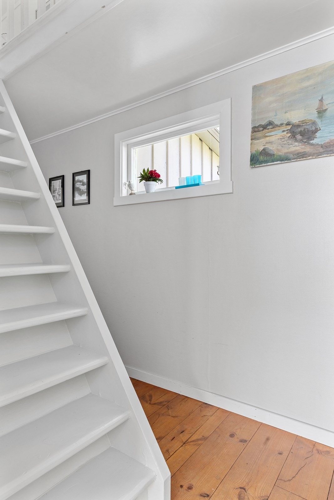 Trappeoppgang til loftsetasjen Galleribilde