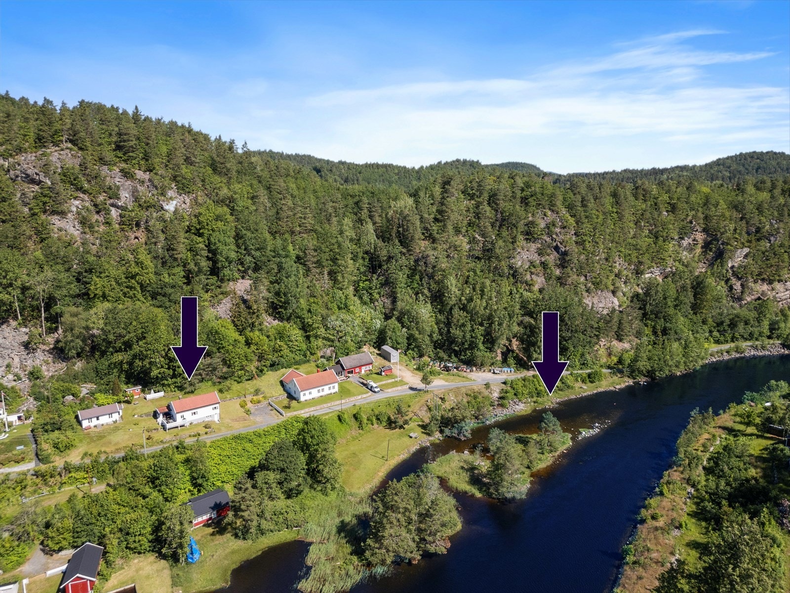 Boligen og båtfeste markert med pil Galleribilde