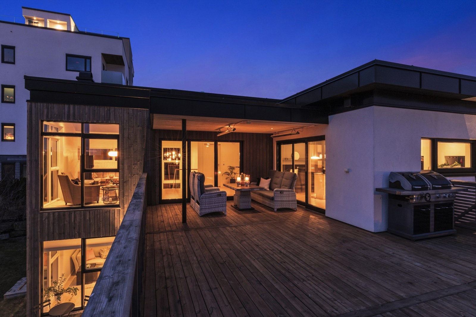 Kveldsbilde av boligen. Galleribilde