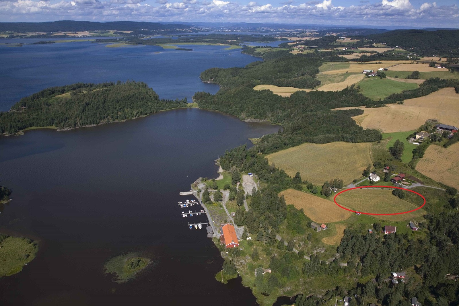 Eiendommen ca markert på arkivbilde helikopter Galleribilde