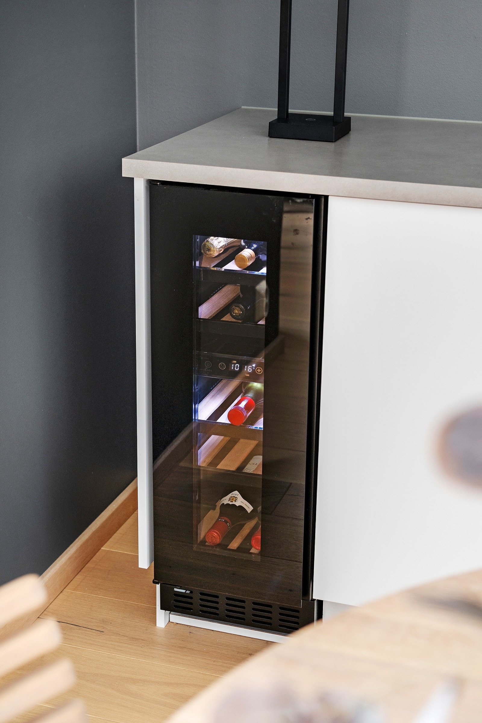 Integeret vinskap på kjøkken Galleribilde