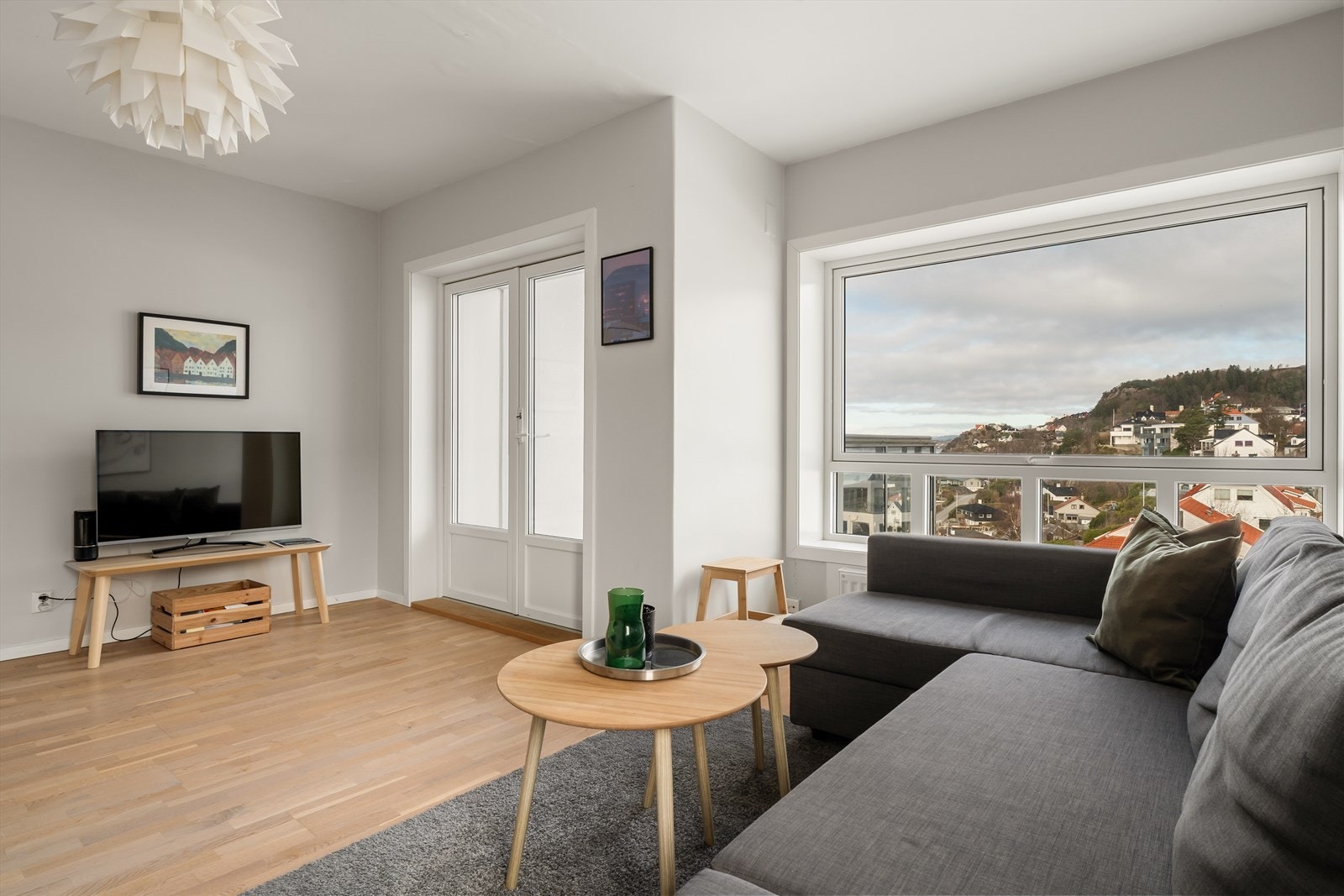 Alle vinduene og balkongdøren ble byttet i 2020. Galleribilde