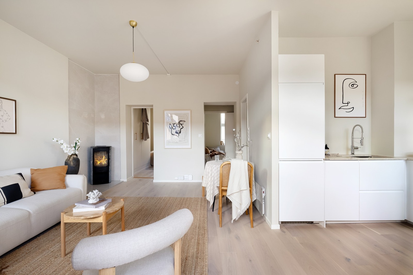 Leiligheten er gjennomgående. Galleribilde