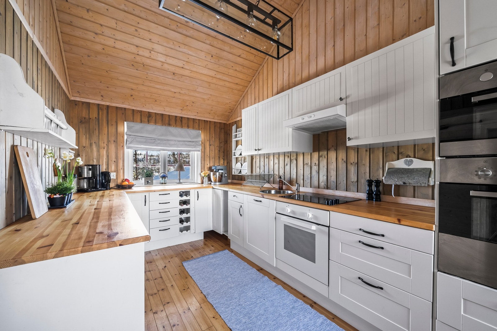 Hvitevarer på kjøkkenet medfølger Galleribilde