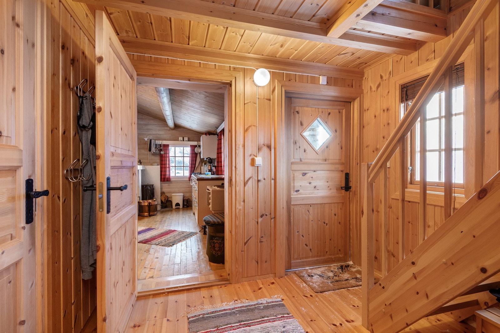 Det opplyses om at det ikke foreligger opprinnelige plantegninger for Rembekkvegen 20. Galleribilde